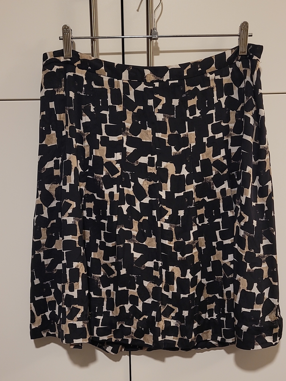 White House Black Market Black and Cream Abstract A-Line Skirt